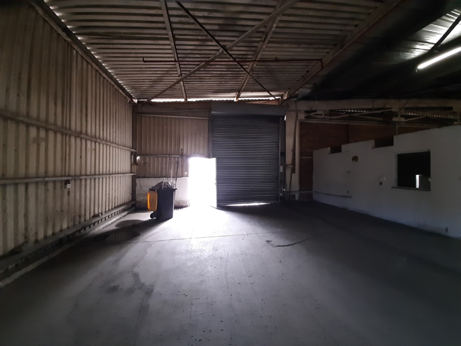 To Let Commercial Property for Rent in Wilsonia Eastern Cape